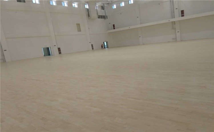 柞木籃球場地板品牌