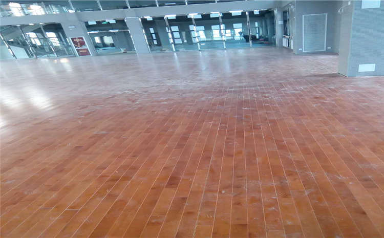 柞木籃球場地板品牌